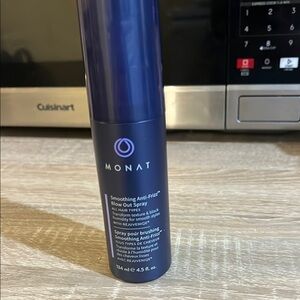 Monat Smoothing Anti-Frizz Blow Out Spray